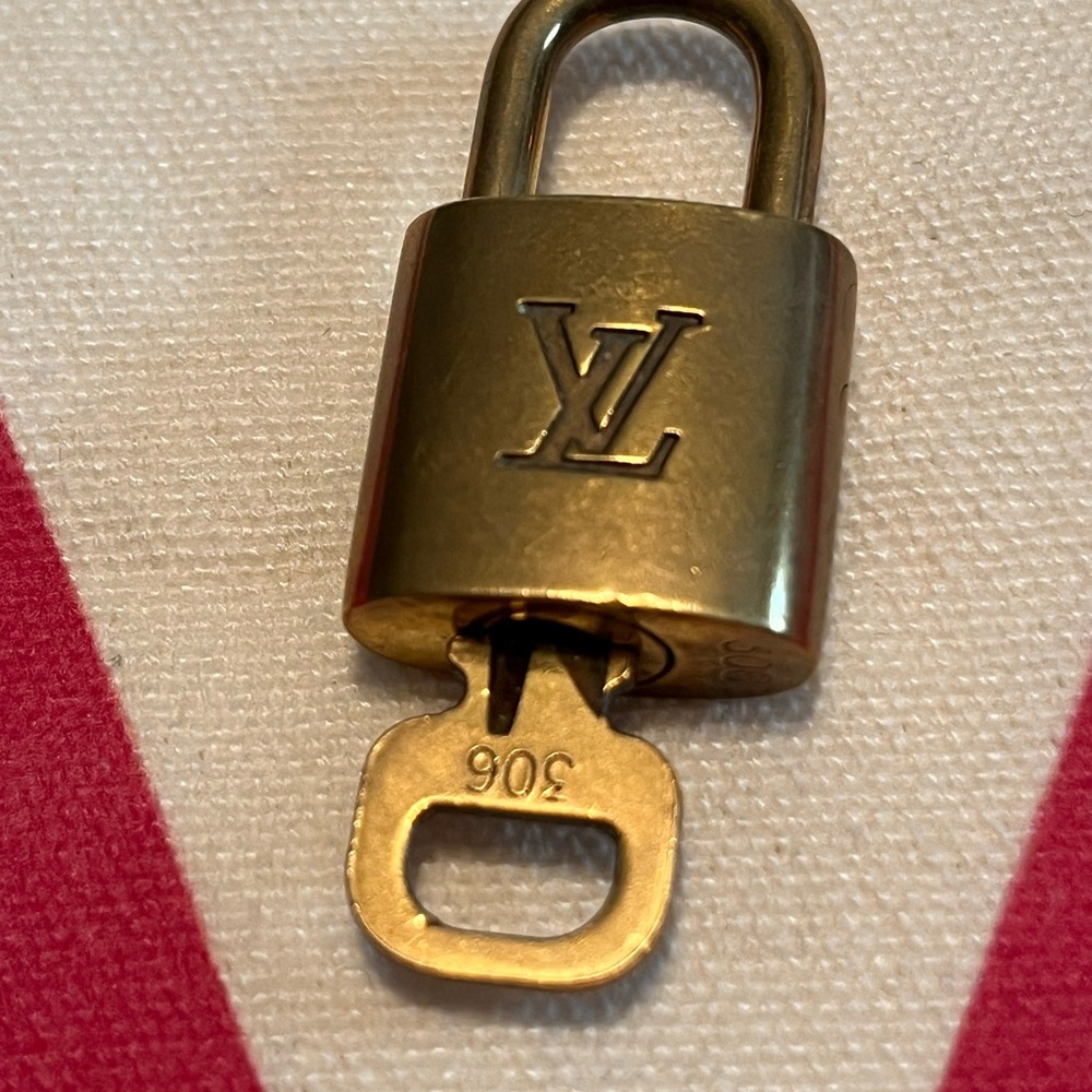 Authentic Louis Vuitton Lock & Key Set #306 - Picture 6 of 8